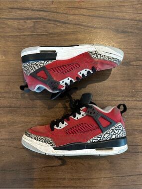 Jordan Spizike Low GS Red Cement Toro Youth Size 5.5Y Basketball Shoes FQ3950-60
